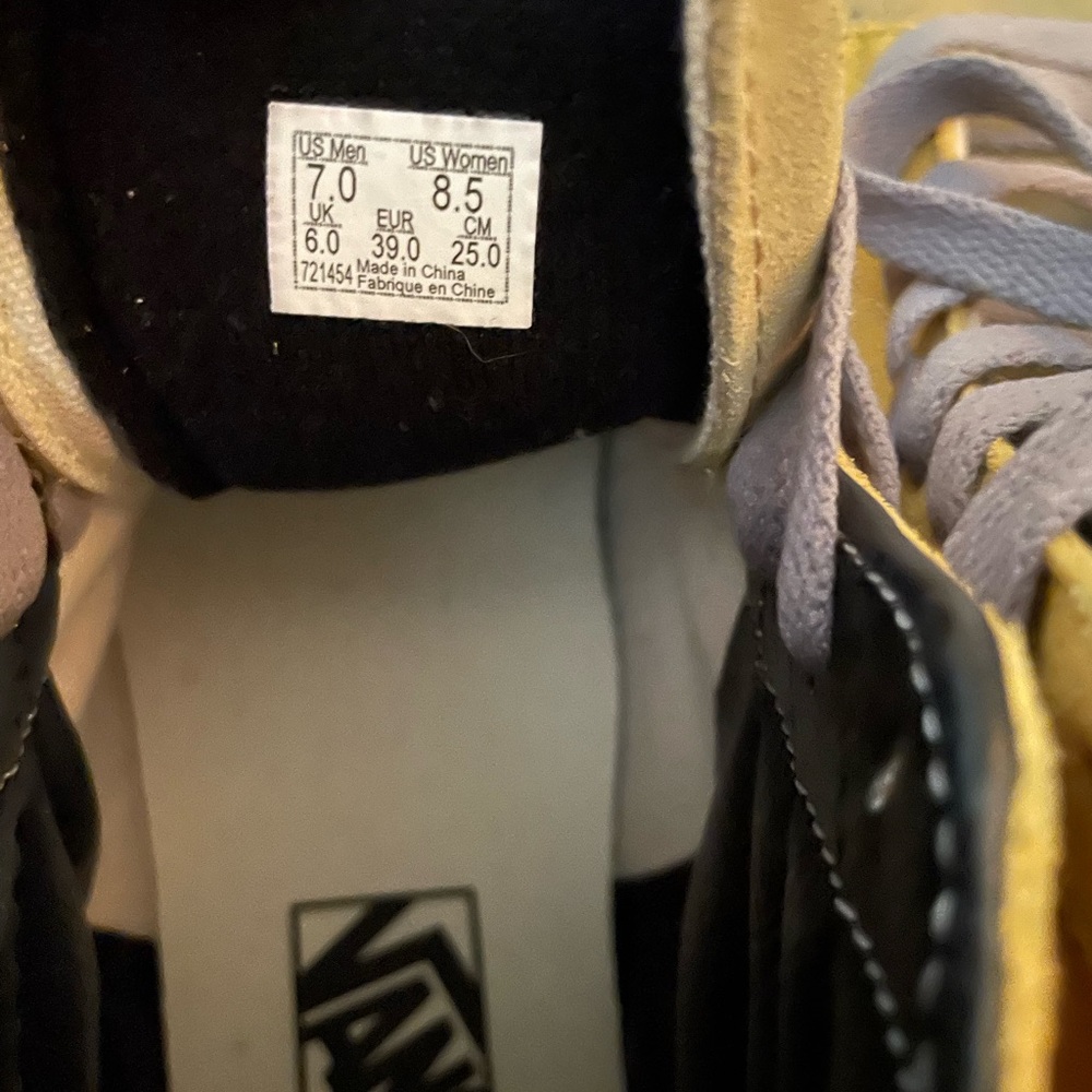 Custom made Vans - Picture 6 of 6